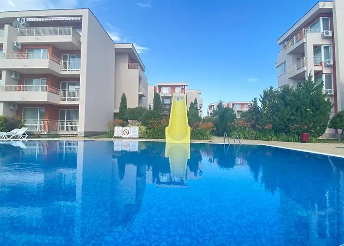 Апартаменти Bratanov Sunny Noks