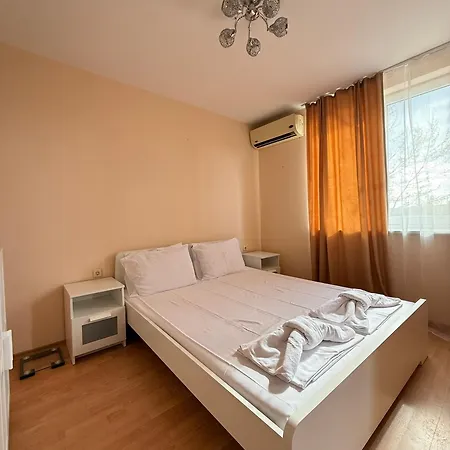Apartment Bratanov Sunny Noks